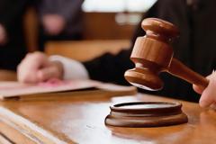 Ποινή φυλάκισης σε δόκιμο μοναχό για χάδια και φιλιά σε παιδιά