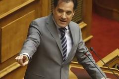 ΠΟΙΟΣ Γνωστός τραγουδιστής έκανε μήνυση στον Άδωνι Γεωργιάδη...;