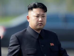 Φωτογραφία για Βορειοκορεάτης αποκαλύπτει: 130 επιστήμονες δίνουν «μάχη» για να κρατήσουν ζωντανό τον Κιμ Γιονγκ Ουν