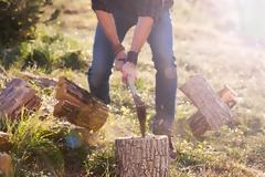 Ποια ξύλα δεν πρέπει να καις στο τζάκι