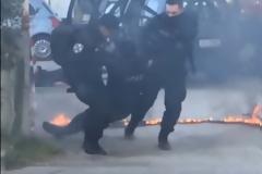 Αστυνομικοί σώζουν 