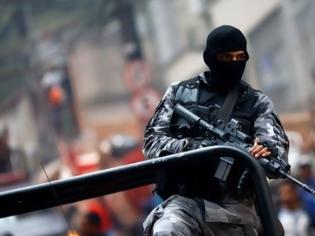 Φωτογραφία για Συντριβή ελικοπτέρου της αστυνομίας στη Βραζιλία μετά από πυρά μελών εγκληματικής οργάνωσης