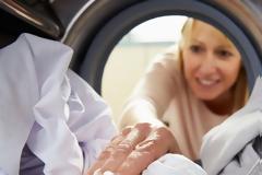 Τα πιο συνηθισμένα λάθη που κάνεις στο πλύσιμο των ρούχων είναι αυτά