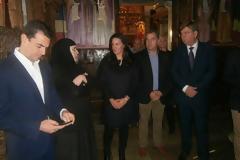 Προσευχήθηκε στην Ιερά Μονή του Αγίου Στεφάνου στα Μετέωρα η Όλγα Κεφαλογιάννη [video]