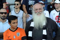 Ο Κονιτσιώτης ΠΑΟΚτζής παπάς με τη σπουδαία φιλανθρωπική δράση