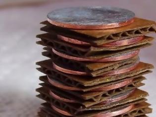 Φωτογραφία για ΤΕΛΕΙΟ ΚΟΛΠΟ: Φτιάξτε μπαταρία από τα κέρματα που έχετε παρατημένα στο συρτάρι σας! [video]