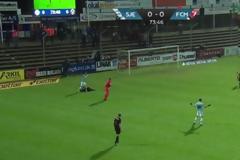 Διαιτητής σφύριξε ένα απίστευτο έμμεσο!