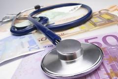 Προϋπολογισμός 2017: Μείωση της επιχορήγησης ΕΟΠΥΥ και Κεντρική Αρχή για Προμήθειες