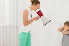 5 συμβουλές για να μάθετε στο παιδί να σας ακούει χωρίς να φωνάζετε