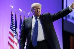 Ο Τραμπ εκδηλώνει νωρίς τις προθέσεις του να προστατέψει τα συμφέροντα των υπερ-πλούσιων