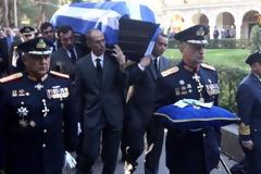 Κηδεία Στεφανόπουλου: Ο αντιστράτηγος Στεφανής που τιμήθηκε και τίμησε τον πρόεδρο