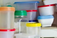 Απολύμανε τα τάπερ σου τώρα: ΑΥΤΑ τα 2 κολπάκια θα σου 