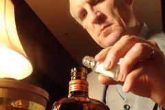 Ο άνθρωπος που σκάρωνε κάθε τρελή, φονική και ανατριχιαστική ιδέα της CIA