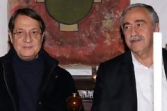 Αναστασιάδης: «Ρε Μουσταφά, να σκεφτούμε τα εγγόνια μας» -Ακιντζί: «Νίκο τελειώσαμε, πάω να κοιμηθώ»