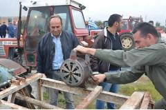 Βαρύς ο λογαριασμός για τους αγρότες το 2017 λόγω αύξησης ασφαλιστικών εισφορών