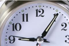 Η εταιρία στην οποία οι εργαζόμενοι είναι υποχρεωμένοι να αρχίζουν τη δουλειά τους καθημερινά στις 9:06 ακριβώς