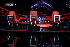 Η Έλενα Παπαρίζου “εκτοξεύτηκε” από τη θέση της με αυτό που άκουγε! Τους τρέλανε στο VOICE όλους...