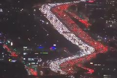 Απίστευτο μποτιλιάρισμα σε δρόμο του Λος Άντζελες για το Thanksgiving