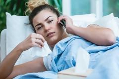 Κι όμως υπάρχει η ιδανική ώρα για να πάρεις το αφεντικό σου να δηλώσεις ''άρρωστη''