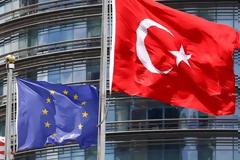 ΑΓΚΥΡΑ: «ΔΕΝ ΠΑΙΡΝΟΥΜΕ ΣΤΑ ΣΟΒΑΡΑ ΤΗΝ ΨΗΦΟΦΟΡΙΑ»