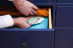 Με λεφτά από τα ...σεντούκια πληρώσαμε φόρους 5 δισ. ευρώ