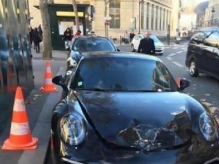 Φωτογραφία για Παριζιάνος άφησε την Porsche του σε πιάτσα ταξί και η αστυνομία την ανατίναξε