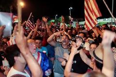 ΚΟΥΒΑ: ΘΛΙΨΗ ΑΛΛΑ ΚΑΙ ΠΑΝΗΓΥΡΙΣΜΟΙ ΓΙΑ ΤΟ ΘΑΝΑΤΟ ΤΟΥ ΦΙΝΤΕΛ ΚΑΣΤΡΟ