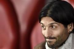 Ο Μπέντο δεν ακούει τον κόσμο και έκοψε πάλι τον Ντομίνγκες