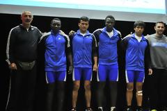 Ελληνική Ομοσπονδία Αρσης Βαρών: Συγκίνησαν οι πρόσφυγες [video]