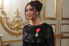 Ο Ολάντ βράβευσε τη Μόνικα Μπελούτσι! [video]