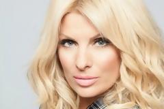 «Πρέπει να ανανεωθεί η Μενεγάκη - Δε γίνεται να ζει μόνο στην τηλεόραση»