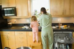 Θέλετε να κάνετε ένα μεγάλο δώρο στο παιδί σας;  Αναθέστε του δουλειές!