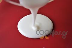 Η συνταγή της Ημέρας: Εύκολο γλάσο ζάχαρης