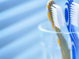 Φωτογραφία για Πώς να προστατεύσετε την οδοντόβουρτσά σας από τα μικρόβια