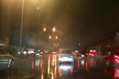 ΣΥΜΒΑΙΝΕΙ ΤΩΡΑ: Τεράστια προβλήματα στην Αττική από την ισχυρή καταιγίδα