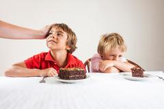 Γιατί δεν πρέπει να δείχνουμε αδυναμία στο ένα παιδί