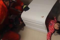 Η Πυροσβεστική απεγκλώβισε 2χρονη από… πλυντήριο ρούχων