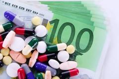 Έντονες παρασκηνιακές διαβουλεύσεις για τις... αλλοπρόσαλλες μειώσεις στις τιμές των γενοσήμων