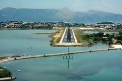 Η Περιφέρεια Ιονίων Νήσων μπλοκάρει την επένδυση της Fraport στην Κέρκυρα