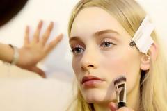 5 tips για να βάλεις σωστά foundation