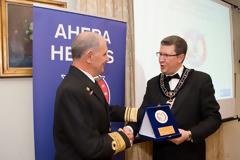 Απονομή Ηθικής Τιμητικής Διάκρισης στον Αρχηγό ΓΕΝ και σε στελέχη του ΠΝ