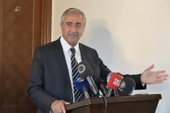 Μουσταφά Ακιντζί: Πρώτα ημερομηνία για πενταμερή και μετά διαπραγματεύσεις