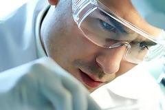 Διαγνωστικά κέντρα: Λουκέτα και συστεγάσεις εργαστηρίων