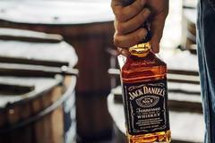 Jack Daniel’s, η πορεία 150 ετών από ποτήρι σε ποτήρι