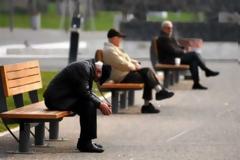 Προκλητικό! Άλλοι παίρνουν 700 ευρώ σύνταξη κι άλλοι... 3.000!