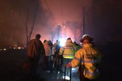 ΝΥΧΤΑ ΤΡΟΜΟΥ... Καταστροφή και θάνατο αφήνει πίσω της η φωτιά στο Τένεσι