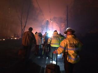 Φωτογραφία για ΝΥΧΤΑ ΤΡΟΜΟΥ... Καταστροφή και θάνατο αφήνει πίσω της η φωτιά στο Τένεσι
