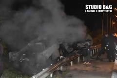 ΤΡΟΜΟΣ! Ι.Χ. τυλίχτηκε στις φλόγες μετά από μετωπική σύγκρουση στις Μυκήνες