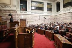 ΤΣΑΚΑΛΩΤΟΣ: ΟΙ ΠΕΡΙΣΣΟΤΕΡΟΙ ΘΕΛΟΥΝ ΛΥΣΗ ΠΑΡΑ ΕΜΠΛΟΚΗ