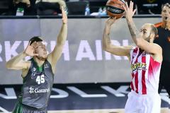 Πέρασε νικηφόρα από την Πόλη ο Ολυμπιακός